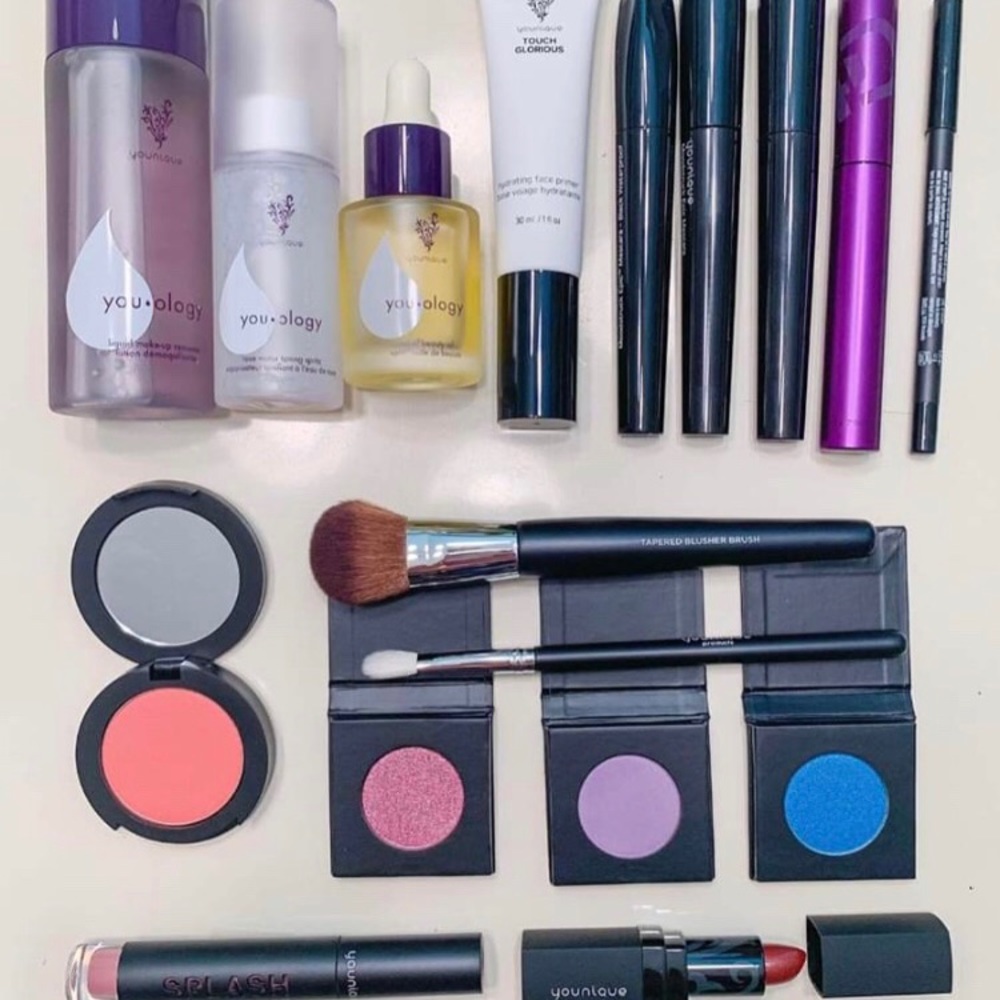Younique surprise kit